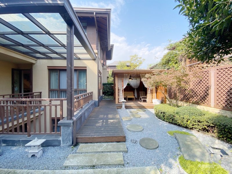 震惊青城山龙湖花园的合院装修99新好巴适哦