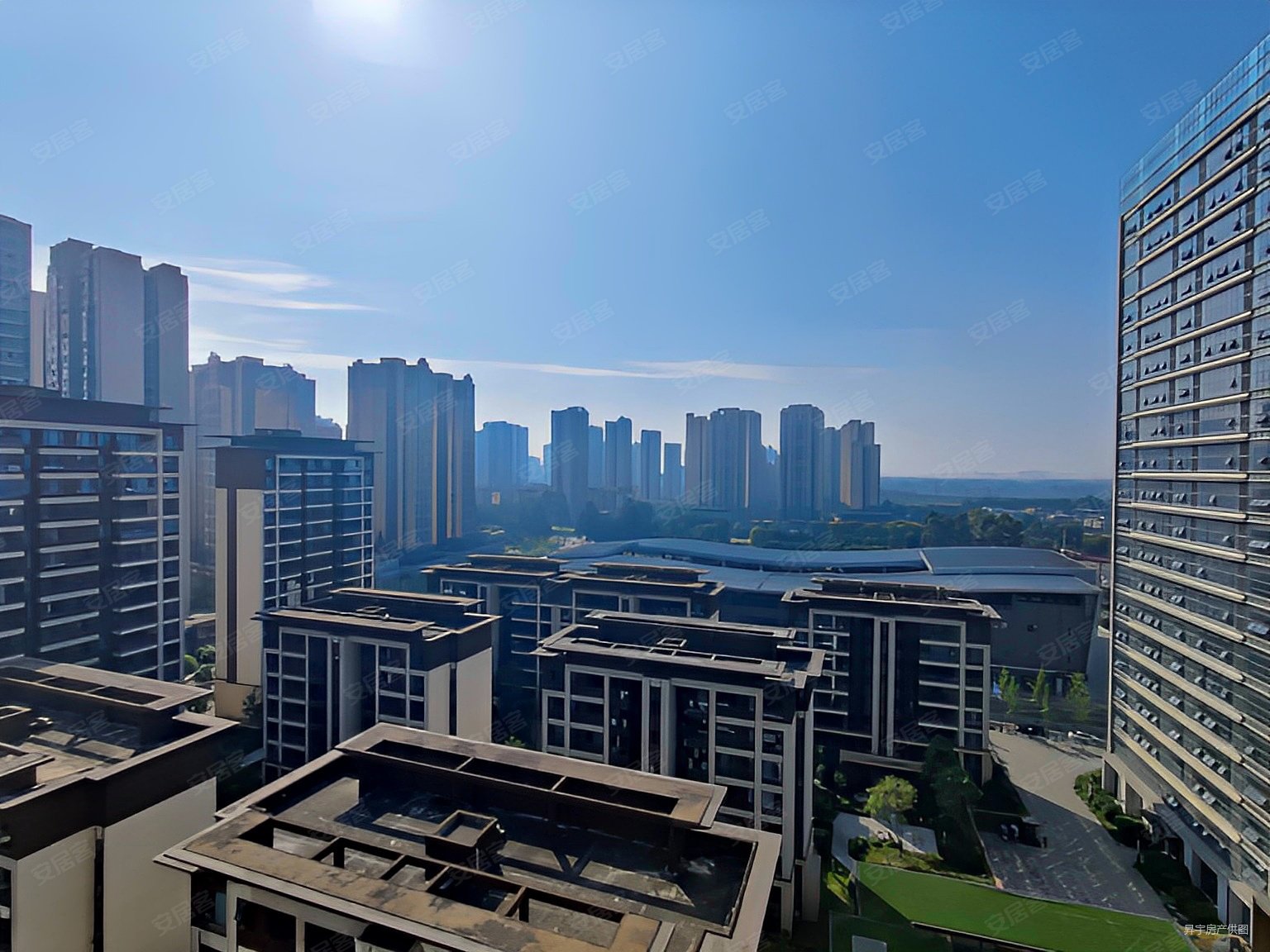 送车位,诚售,佳兆业珑玺二手房,400万,4室2厅,4卫,171平米-成都安居客