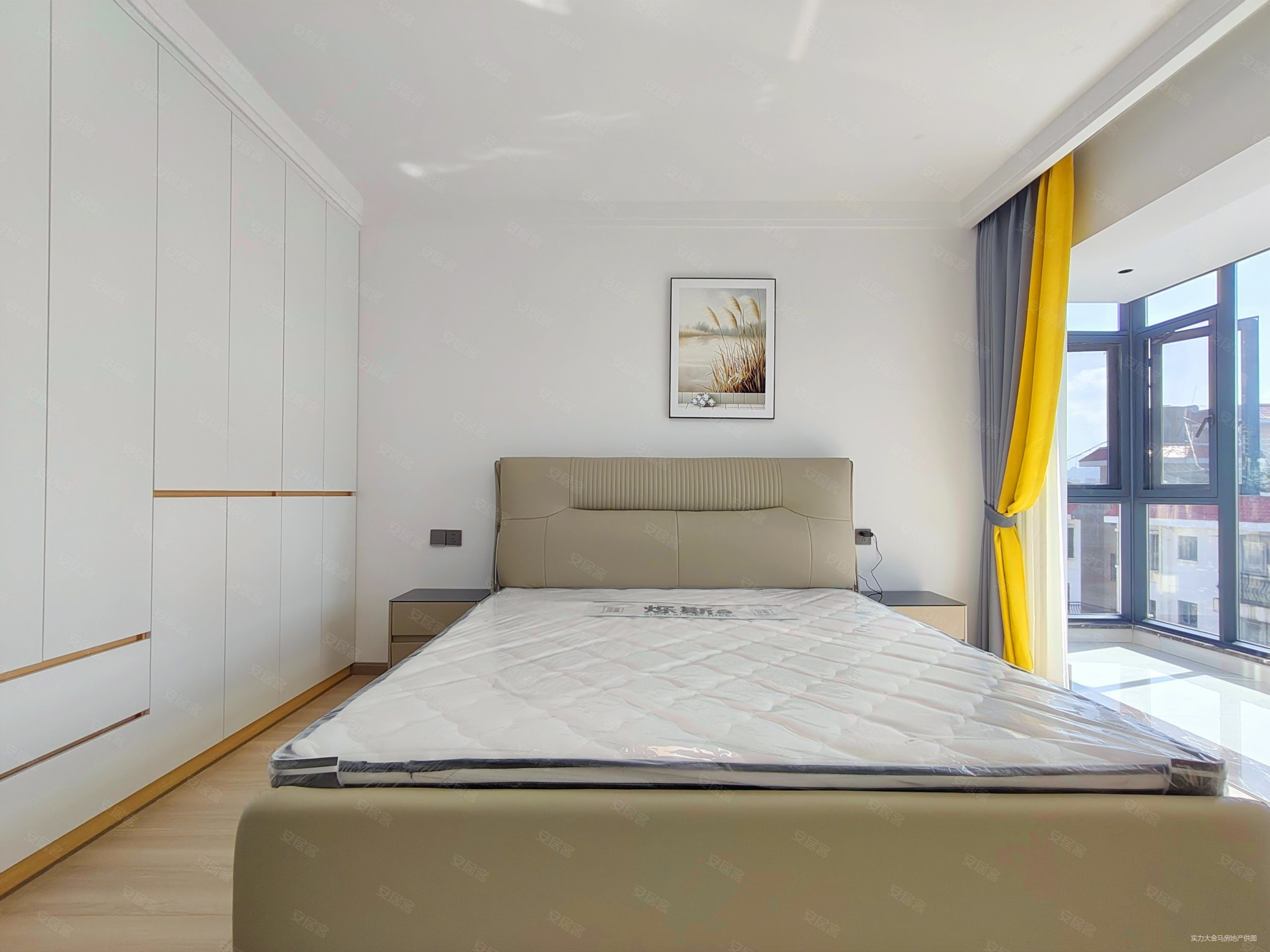 昆华苑浅山逸城6室3厅4卫237㎡南北136万