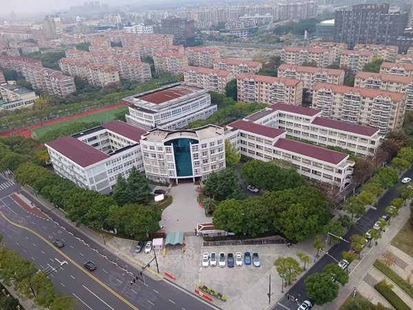 笆壮鲎 精装拎包入住 电梯房 对门蒙山中学和市民公园,金山租房-上海