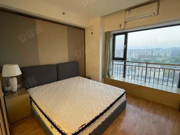 济南历城工业北路万虹广场(商住楼)万虹广场公寓,南向朝阳,落地窗精