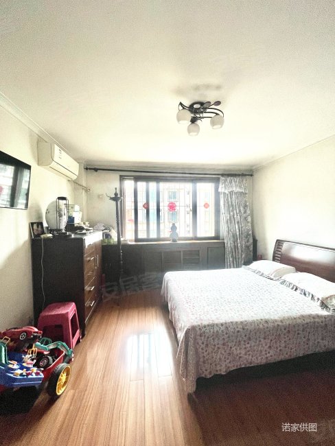 燕宇花园 中间楼层 近医院 近地铁 满五   南北通透