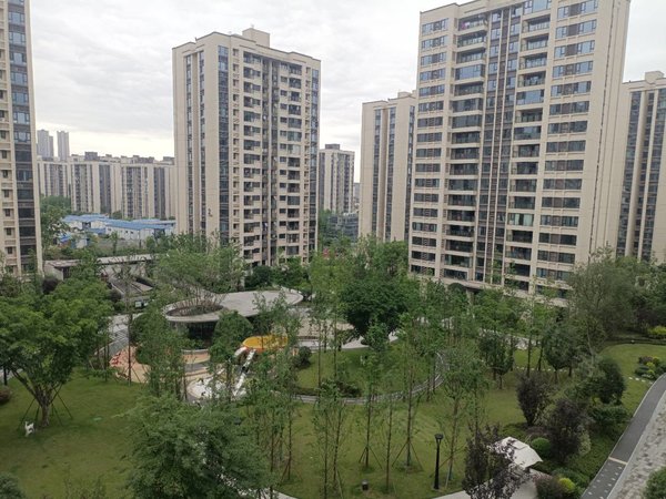 重庆渝北中央公园万科森林公园林涧可vr看房,带地暖,朝小区中庭,出行