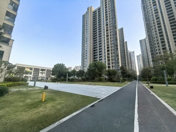 新力花园,水口租房,新力城一期 住家装修三房出租 南北通透