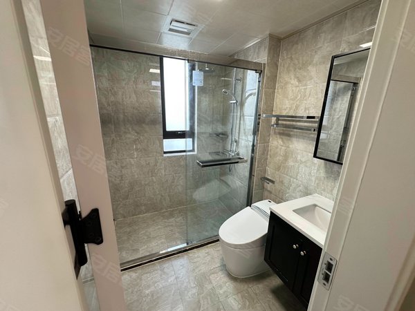 南通崇川北大街华强城北大街万象城附近华强城2期，靠近地铁站精装电梯小三房拎包入住出租房源真实图片