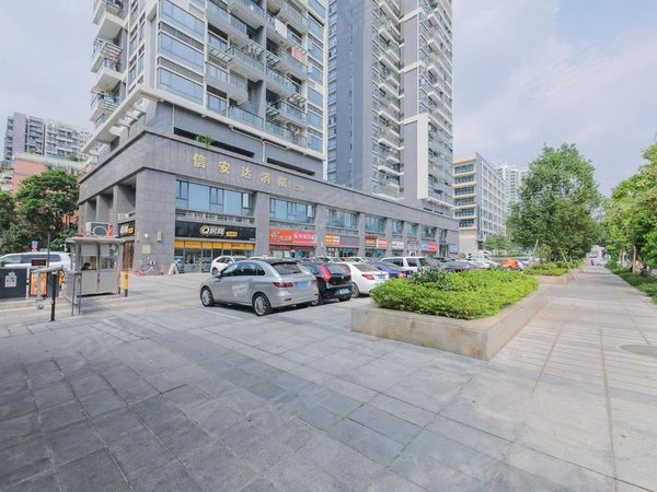 深圳宝安宝体名门华府地铁精装大3房,体育馆旁边家电齐全,拎包入住