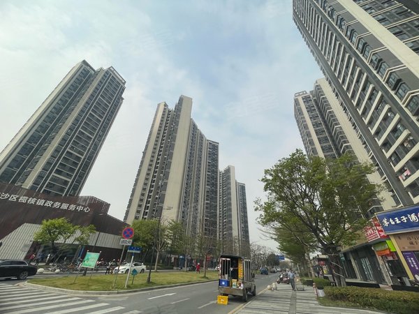 广州南沙榄核保利星海小镇新收到 保利星海小镇南向三房出租家私电器