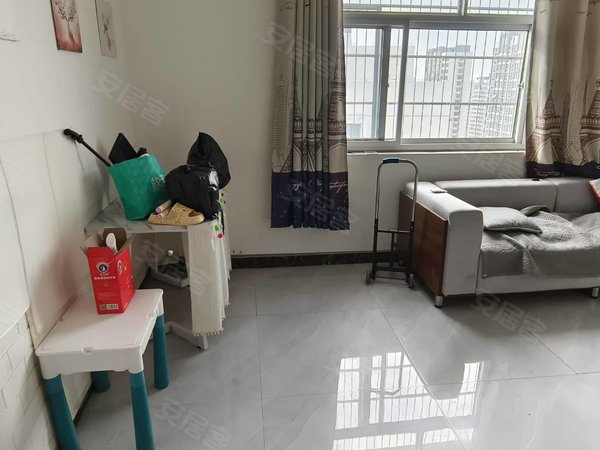 莘县莘亭街道莘亭天乐尚都尚都三室两厅一卫家具家电齐全拎包入住月租1350,出租房源真实图片