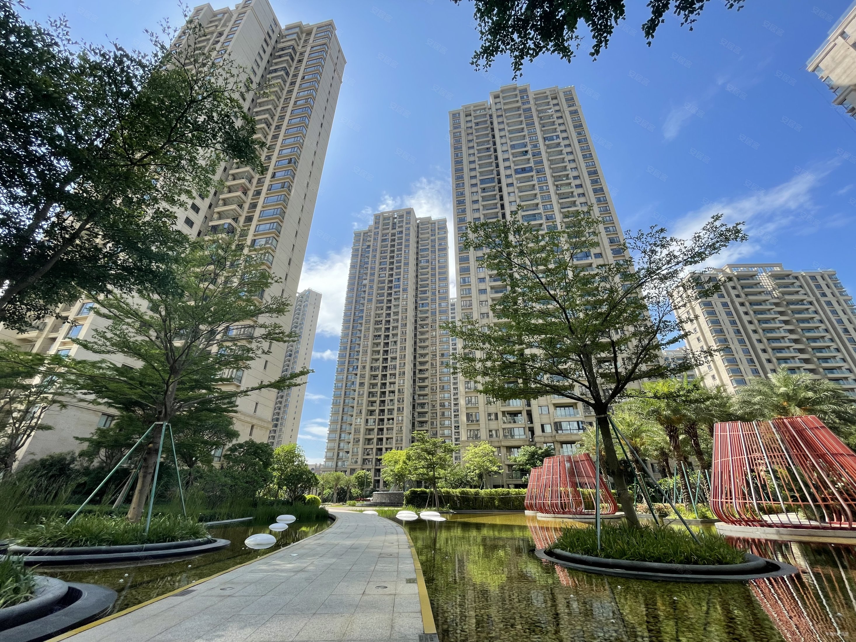 仁恒滨海半岛(一期)5室2厅3卫232.72㎡南北760万