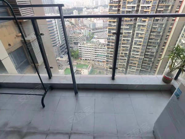 【多图】佳华领汇广场,坂田租房,佳华领汇广场 4室2厅2卫 电梯房 精