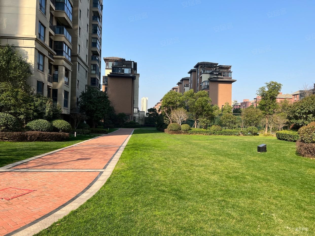 新力金沙湾3室2厅2卫108万9929平方米