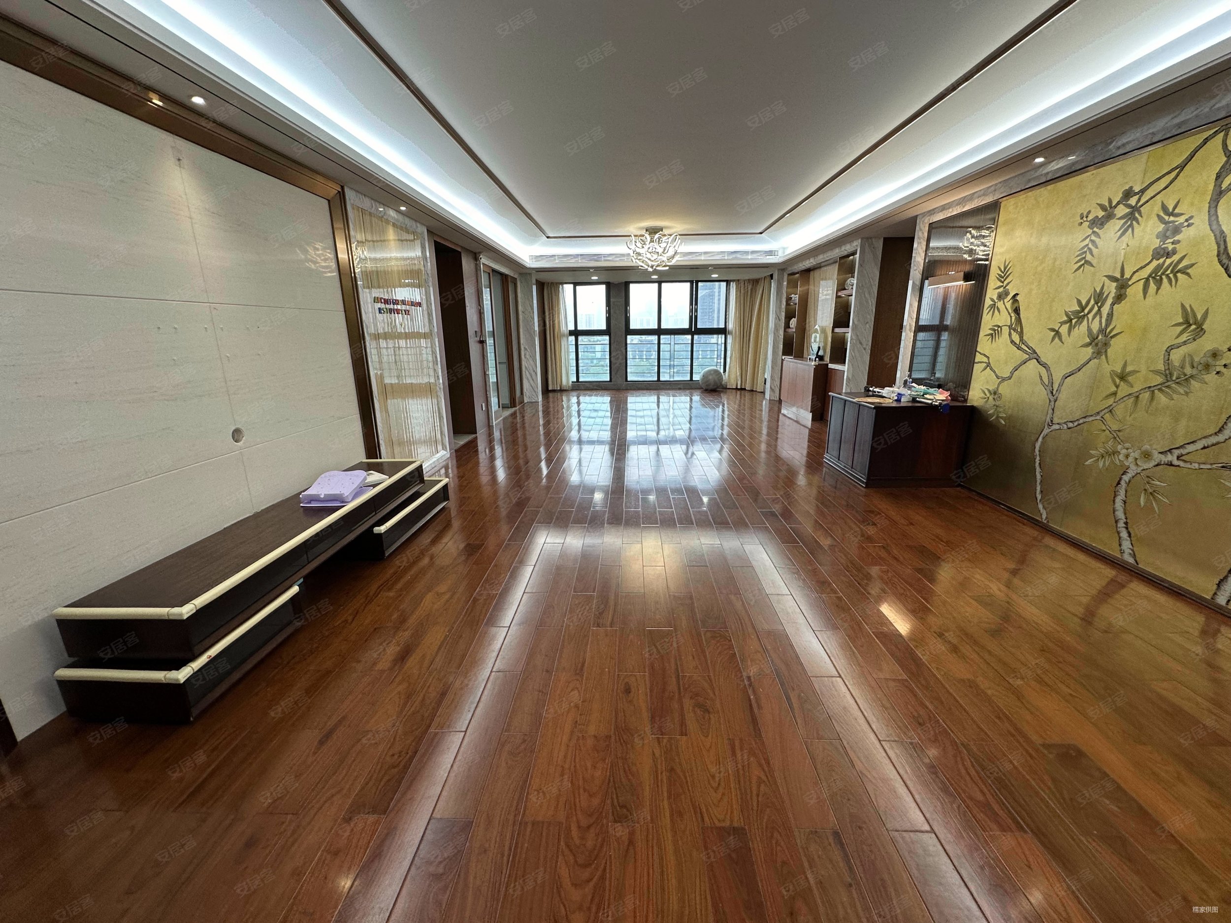 波托菲诺纯水岸(十六期)5室2厅4卫235㎡南北0万