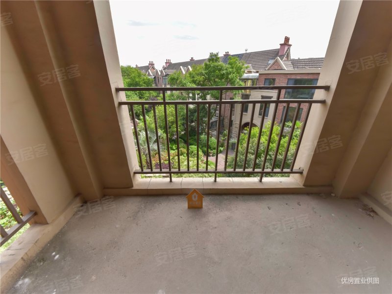 江南旁蠡湖尚郡花园毛坯上叠入户花园近万象城随时看