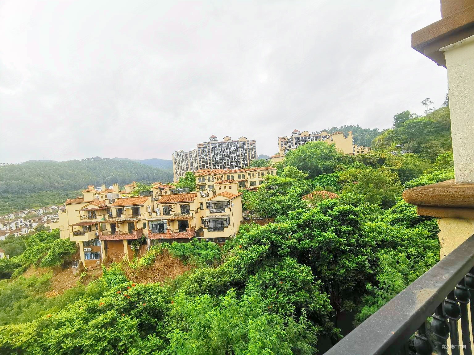 富力南昆山温泉养生谷(别墅)8室2厅8卫160㎡南200万
