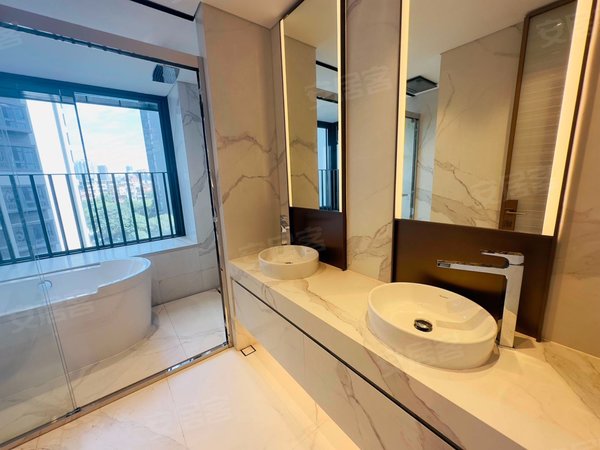 广州海珠工业大道南时代大家网红小区时代大家 4室2厅3卫 精装修 196