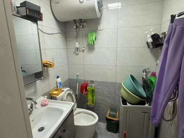 包头青山二机一中富强路一号街坊富强路一号街坊 二楼 精装出租房源真实图片