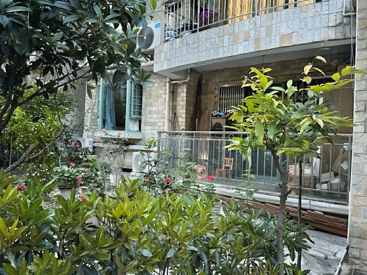 怡丰花园3室2厅2卫112.3㎡南北179.8万