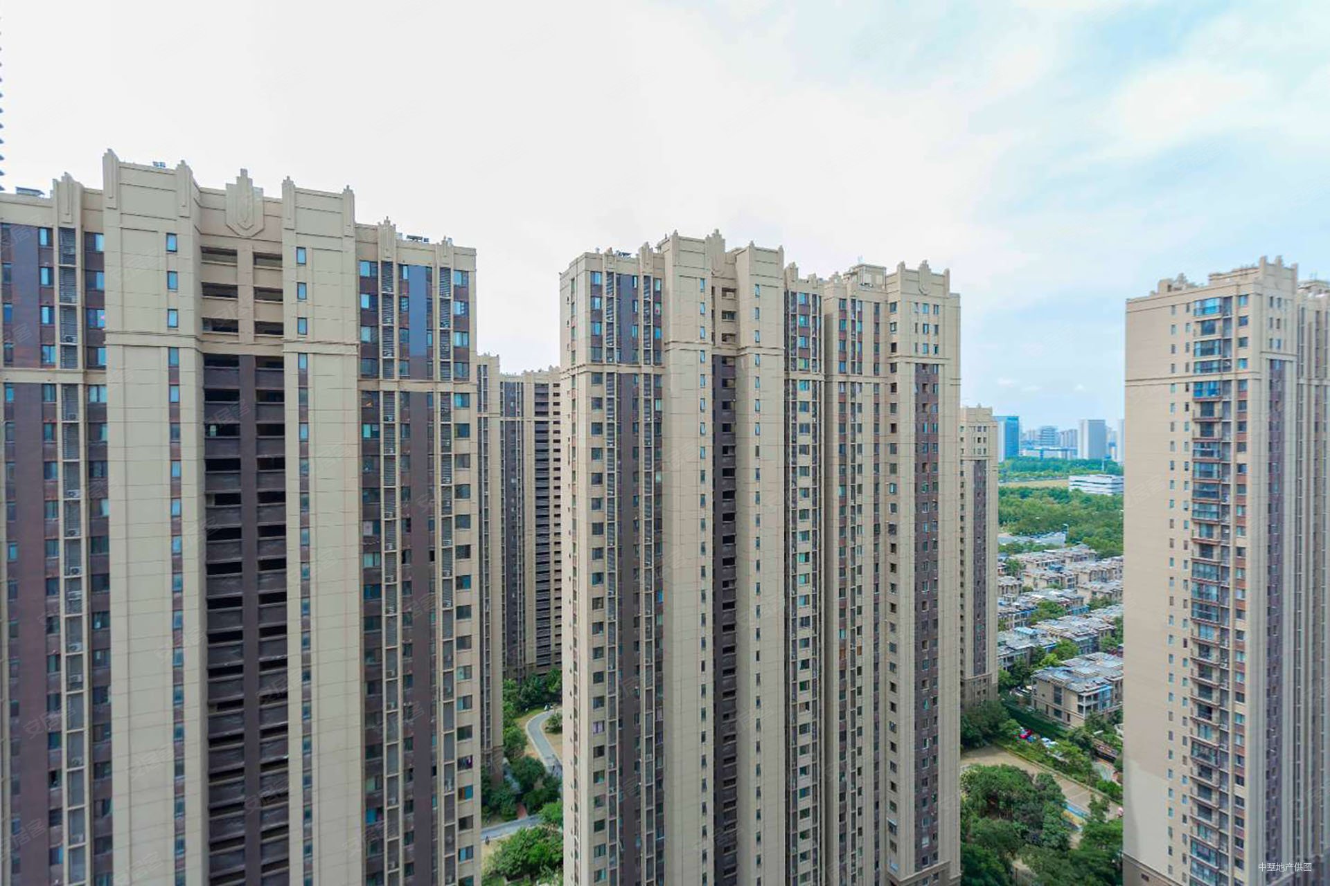 合肥房产网>合肥二手房>滨湖新区二手房>环湖cbd二手房>中海滨湖公馆>
