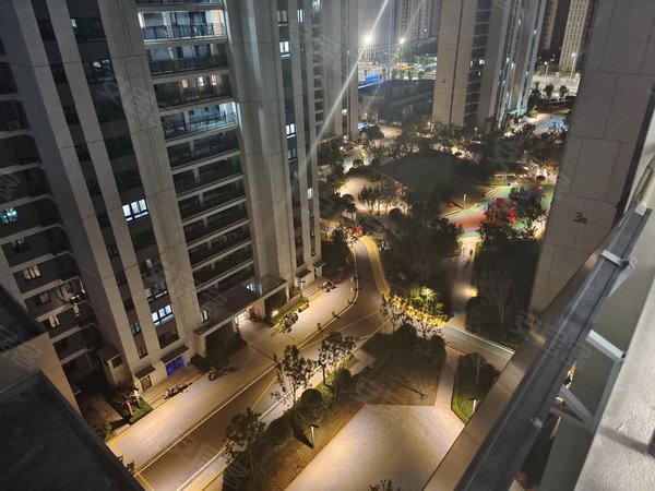 短租月付人民医院附近金泰华府精装公寓家电家具齐全民用水电