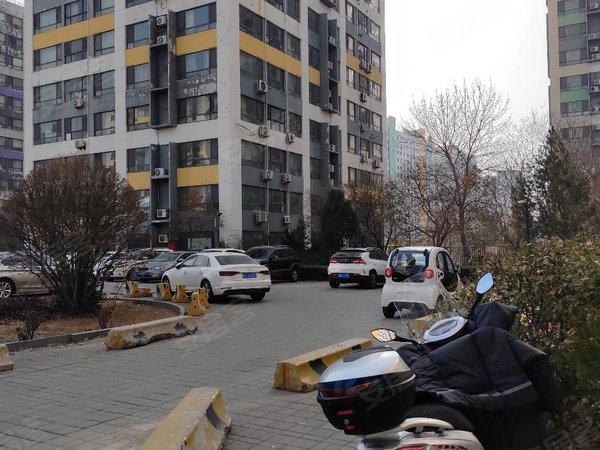 济南槐荫阳光100阳光100国际新城(b区)一楼商住两用  小区环境好出租