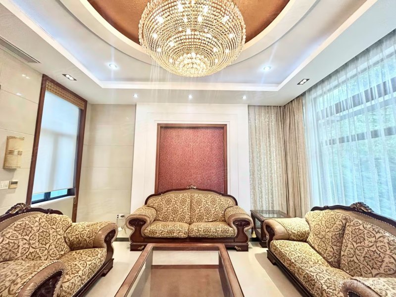 金地格林春晓(别墅) 联排 居住密度低 购物方便 南向采光好