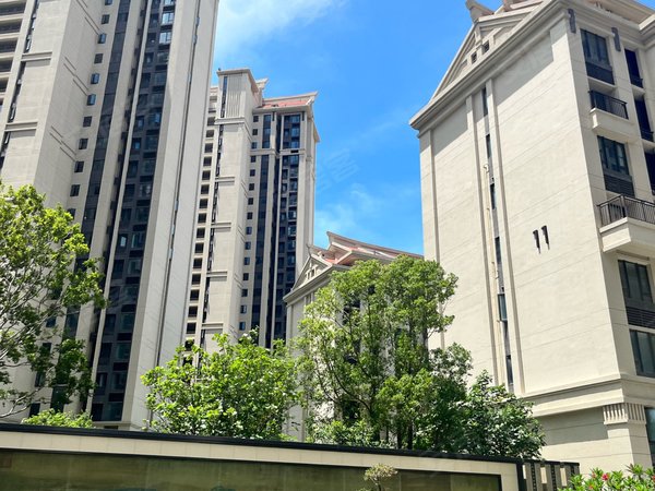 泉州台商区台商投资区龙湖春江悦茗首租龙湖精装三房1500包物业家具