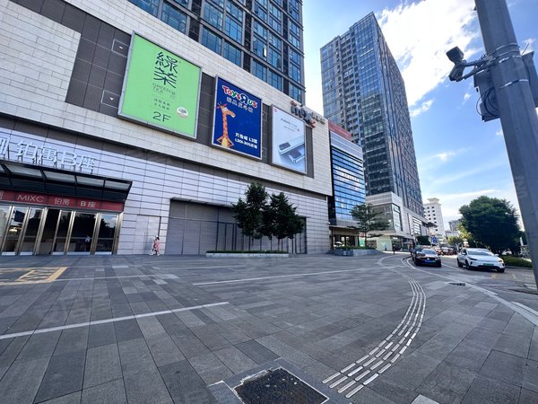 桂林秀峰嘉多国际广场万象城(商住楼)万象城附近楼上精装修一房边户