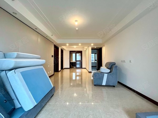 武汉东西湖吴家山融创观澜府融创观澜府 3室2厅2卫 豪华装修 122平