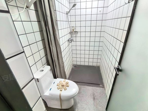 深圳坪山坑梓亚迪三村(房源直租免中介费)百泰大厦,亿道大厦旁,精装