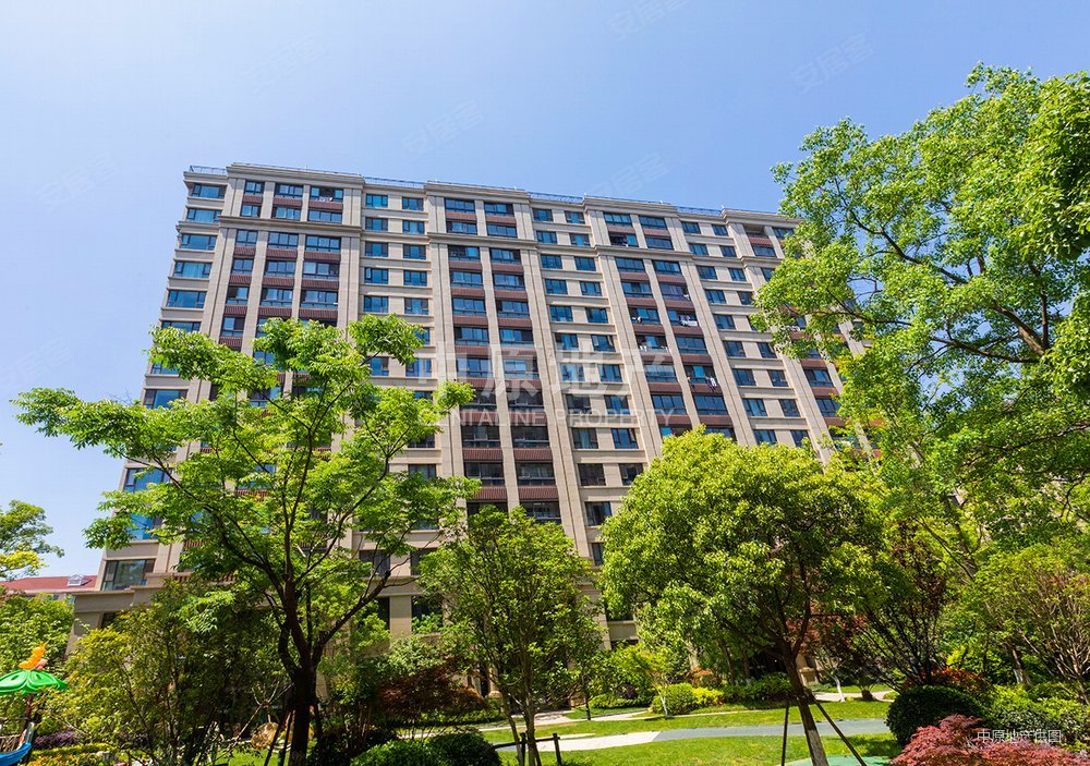 主卧朝南,电梯房,小区中心位置,采光充足,精装修,建发公园首府二手房