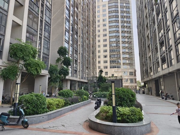 广州花都镜湖大道高晟广场小区高晟广场(高层1房1厅)全新未住 楼下