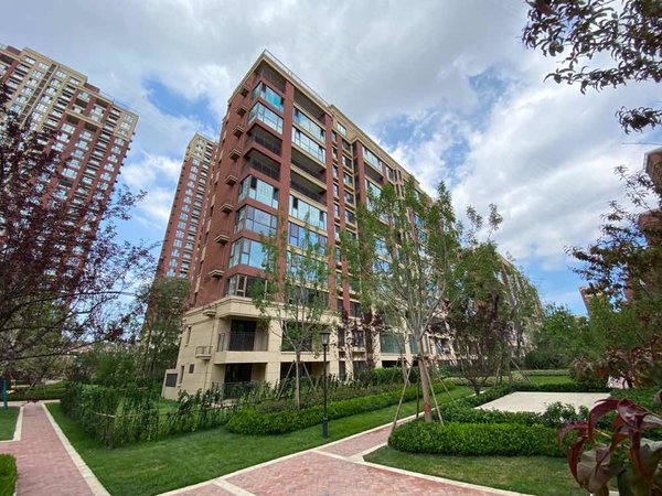 青岛城阳白云山公园青特小镇b区电梯精装套三双卫 看房有钥匙 空房