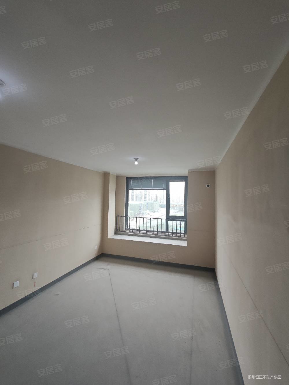 玲珑公馆电梯洋房115平3室2厅2卫南北通透飞机户型房东亏本