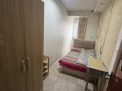 阿克苏阿克苏市阿克苏城区天百兴隆街万里花园单间合租400元一个月，维汉不限押金200出租房源真实图片