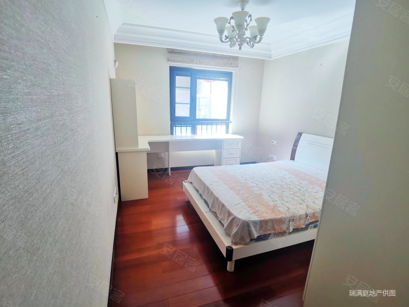 华新城一期珺庭 4室2厅2卫