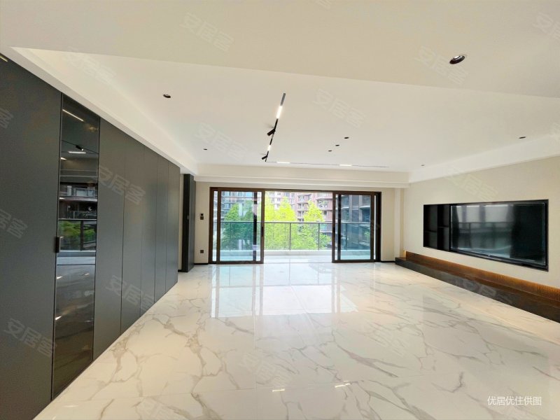 龙湖舜山府二期大平层