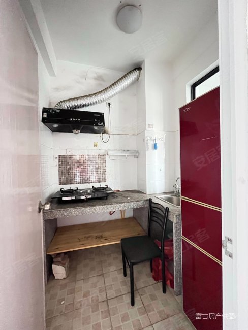 盛贤景都 精装可拎包入住105万 商品住宅 房龄新 有电梯