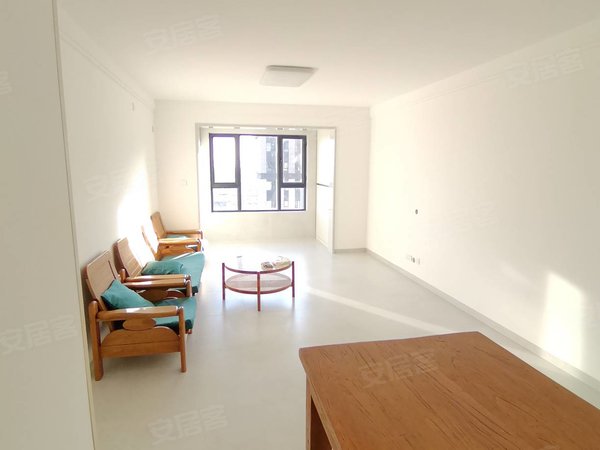 包头稀土高新区滨河大厦伊泰华府荟伊泰一期 三室两厅两卫精装修 第一次出租出租房源真实图片