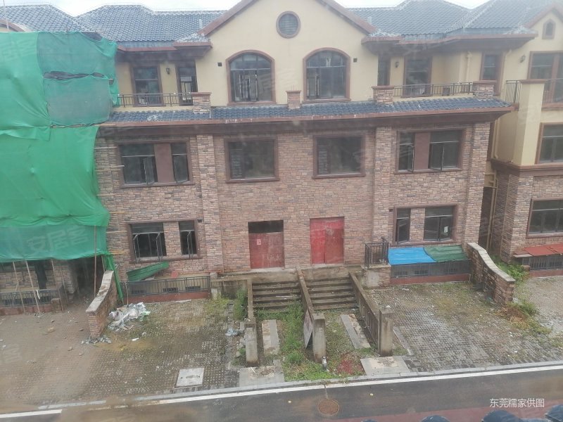 东莞房产网>东莞二手房>塘厦二手房>新行政中心二手房>御城花园(别墅)