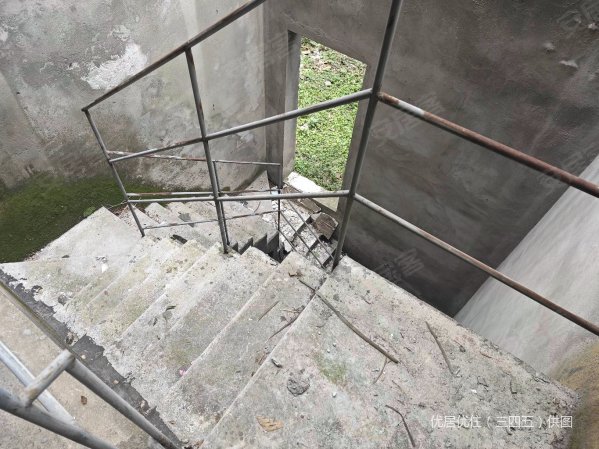 合川中学旁丽景水岸洋房2楼带花园带地下室包过户,丽景水岸二手房,105