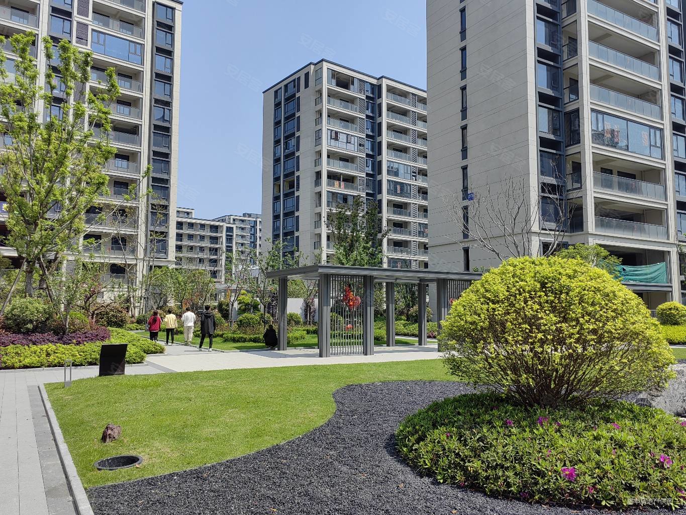 麦德龙旁佳宁府,洋房中间楼层,采光好视野佳,房东换房