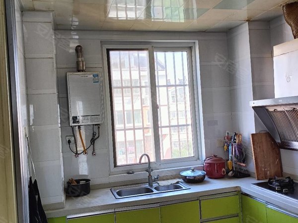 滁州琅琊乐彩城天乐小区北区该房位于紫薇路  紧邻中西医结合医院