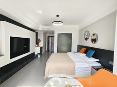 防城港港口桃花湾广场押一付一，铜锣湾对面安置小区朝南户型，民宿公寓拎包入住！出租房源真实图片