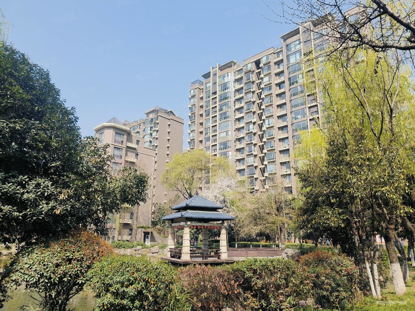 小区 小高层南北通透,西钞沁园二手房,198万,3室2厅,2卫,150平米-西安