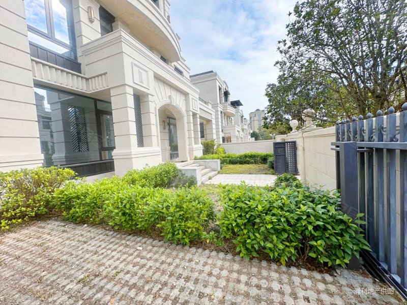 珠海市区华发山庄大独栋别墅抄底价出售看房有钥匙