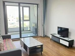 烟台开发区古现万科墨翠府两室一厅出租,物业便宜,停车便宜出租房源真实图片