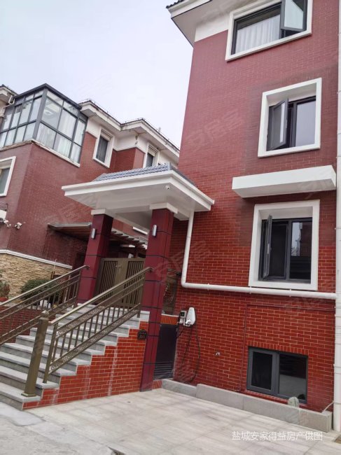 爆抢 179万近新弄里双拼别墅243瓶壹书邻里实有300多平