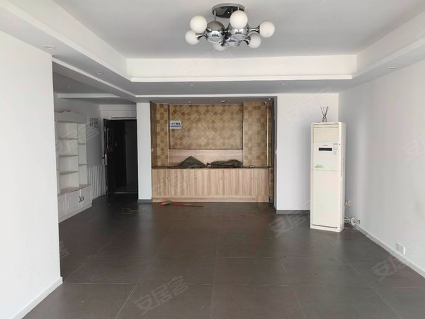 经营 观音桥 步行街未来国际对面红鼎国际a座出租房源真实图片