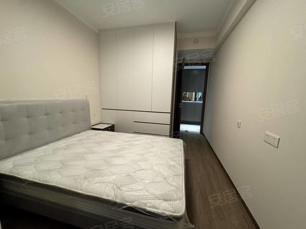 南昌昌北经济开发区昌北经济开发区中海云麓里中海豪华装修三房两厅两卫奶油风，随时看房，拎包入住出租房源真实图片