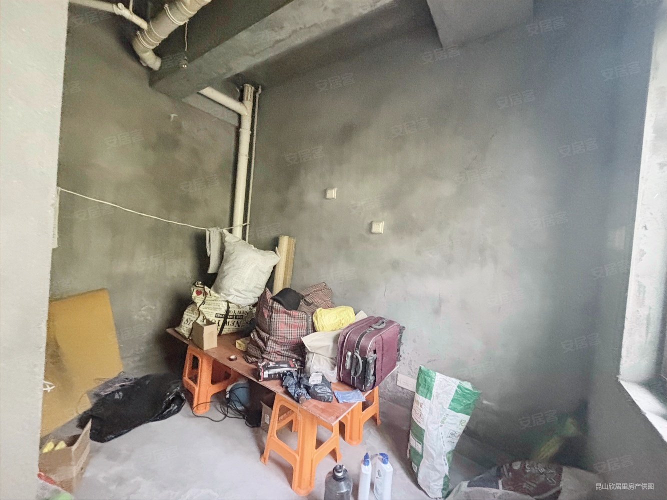 南湖秋月4室2厅4卫258㎡南320万